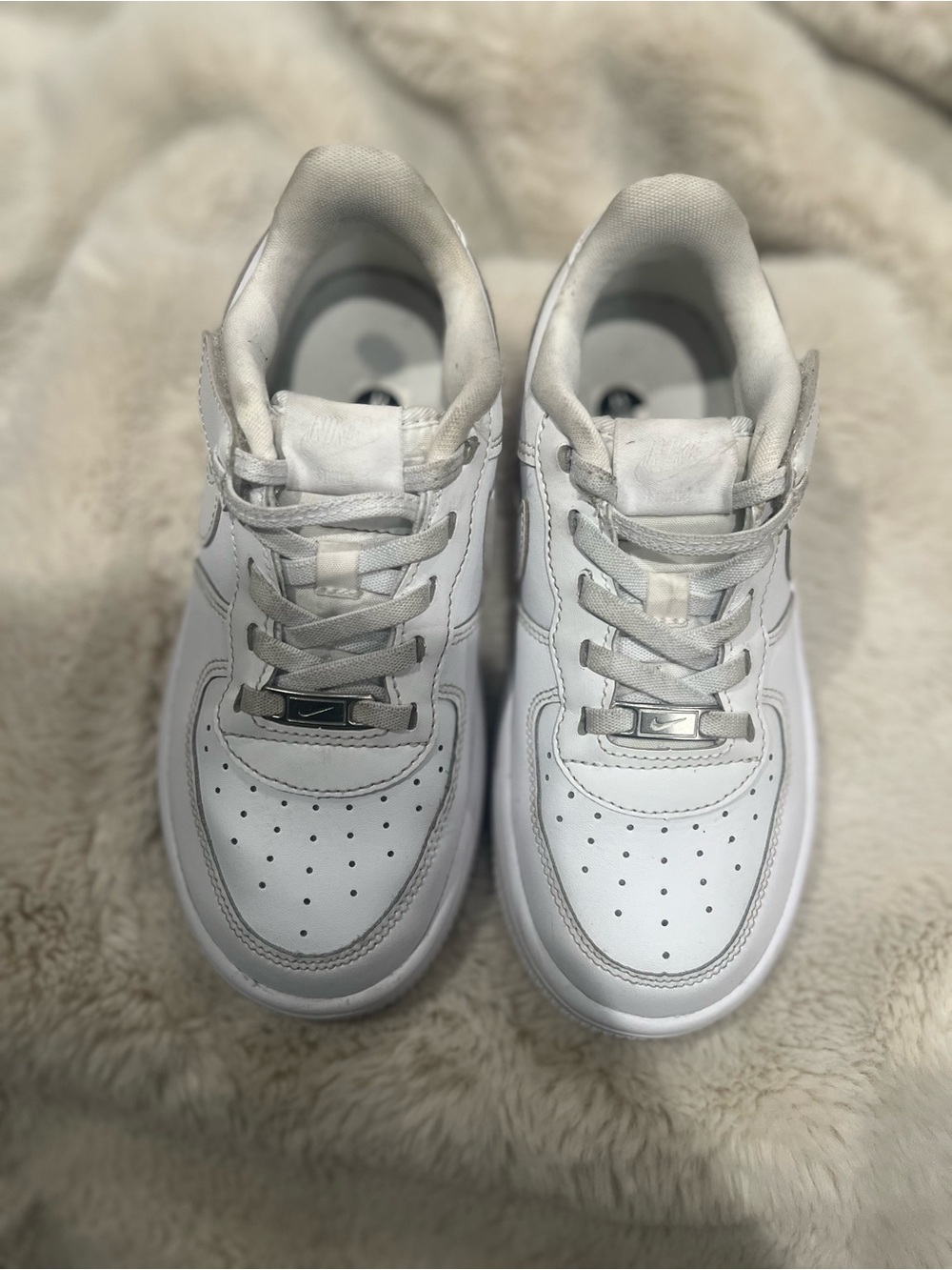 Gently used Nike White Kids Sneakers - Low tops